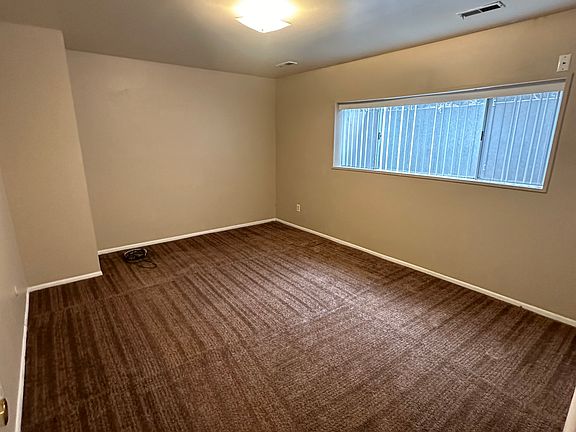 3rd image of 3036 E Kennedy Dr