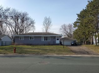 902 Sunny Ln, Anoka, MN 55303
