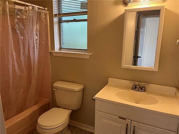 5th image of 2504 Longwood Dr #A