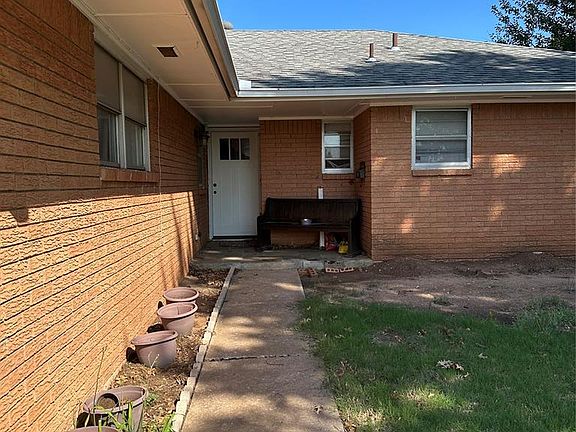 2nd image of 101 Burton Pl