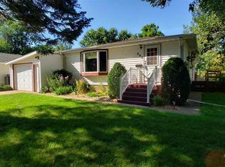 408 E 9th St, Dell Rapids, SD 57022