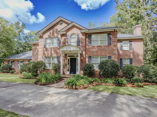 106 Hampton Ct, Thomasville, GA 31792