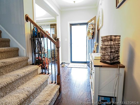 4th image of 95 Valley Brook Ln