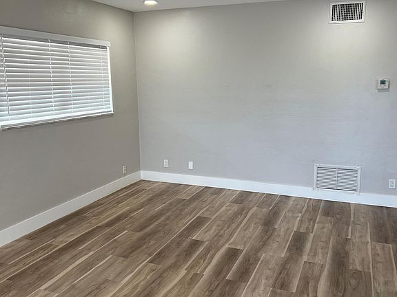 3rd image of 530 NE 20th St #1A