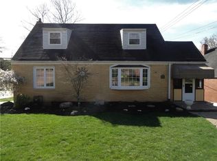 25 Barton Dr, Pittsburgh, PA 15221