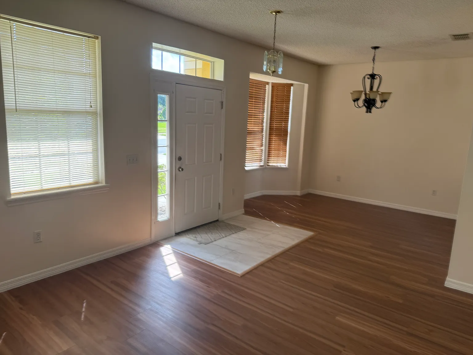 3 bed, 1616 sqft, $2,345 — Photo 3