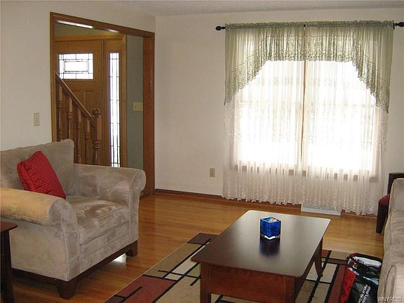 4th image of 57 Hemlock Dr