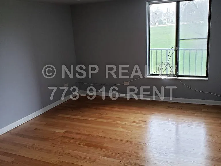 N Quentin Rd — Photo 2