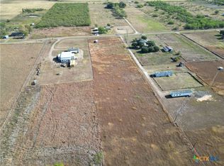 612 Wischkaemper Rd, Victoria, TX 77905