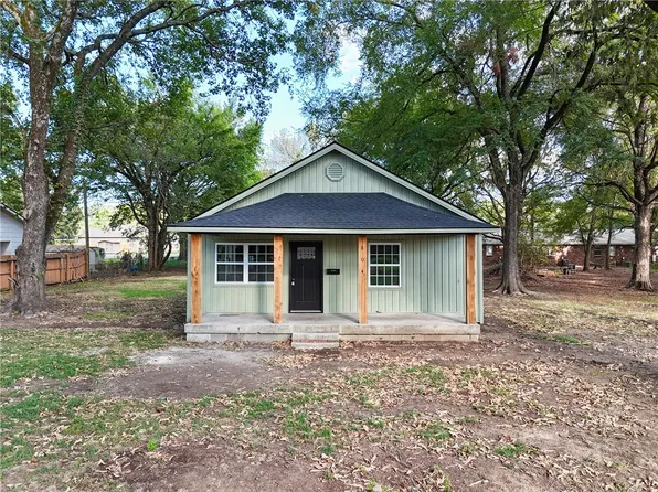 804 N Johnson St, Clarksville, AR 72830