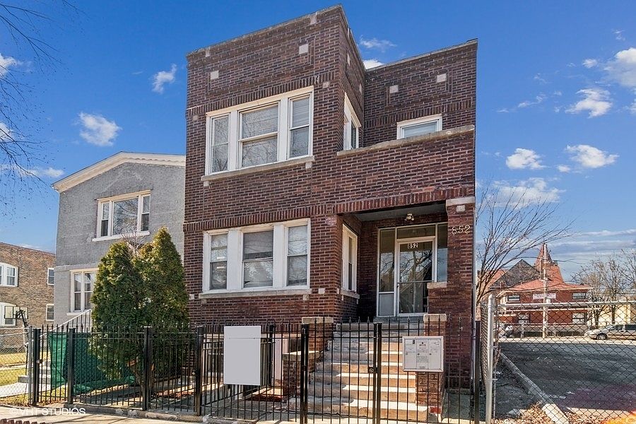 1st image of 852 N Central Park Ave