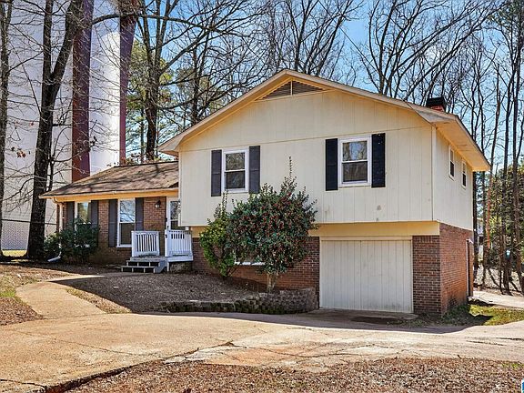 4th image of 429 Woodland Ct NE