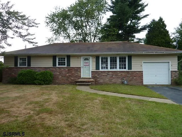 1288 Iris Ave photo 1