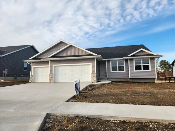 6714 Artesa Bell Dr SW, Cedar Rapids, IA 52404