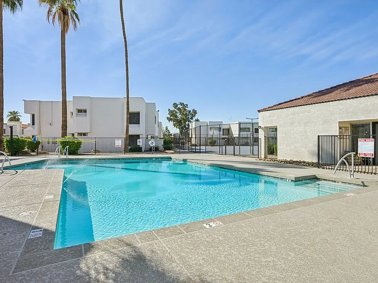 Cove on 44th — Photo 28