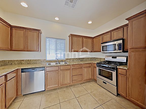 3rd image of 1020 Maple Pines Ave