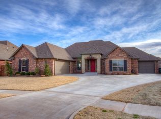 1202 Presidio Dr, Norman, OK 73072