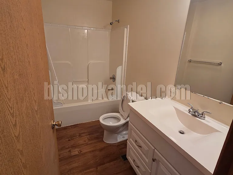 138 Allen Ave — Photo 6