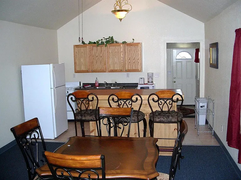 128 E Pine St — Photo 10
