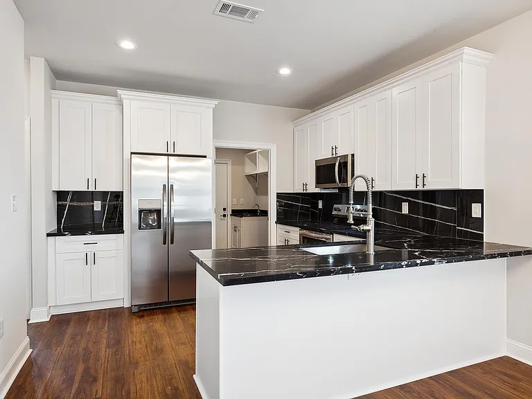 1324 Harrison Ave — Photo 4