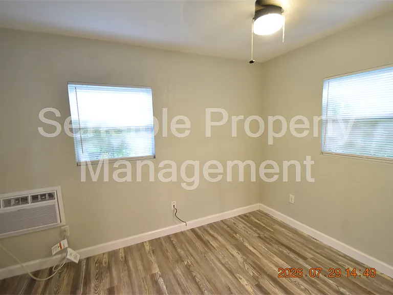 419 Stremma Rd #5 — Photo 11