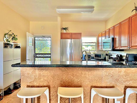 5th image of 73-1100 Nuuanu Pl Unit E201
