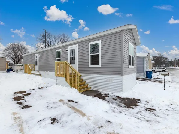 1267 Onondaga St NE, Fridley, MN 55432