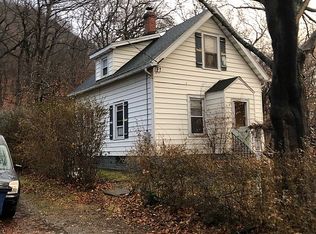 56 W Hills Rd, New Haven, CT 06515