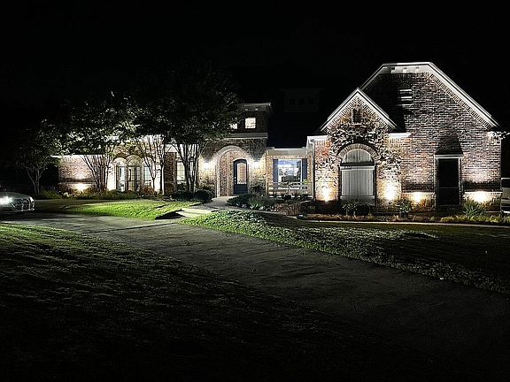 4th image of 8351 Deerwood Forest Dr
