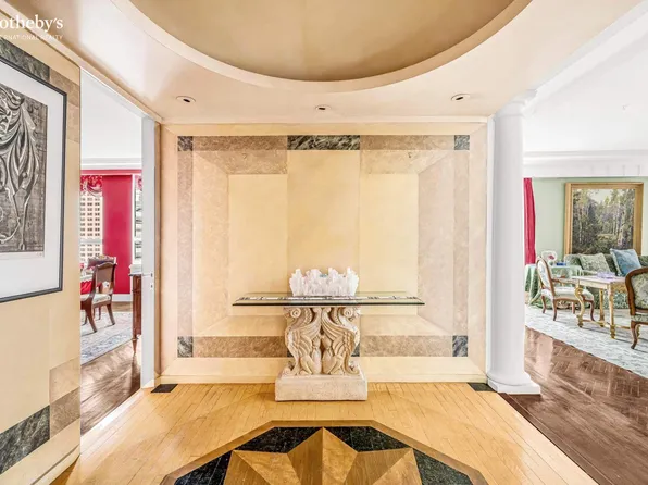 15 West 53rd Street image 1 of 14