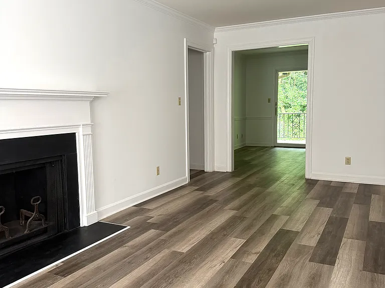 344 Hanover Arms Ct #C — Photo 4