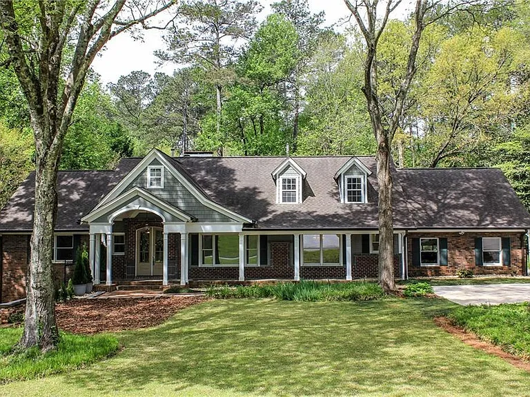1365 Timberland Dr SE — Photo 1
