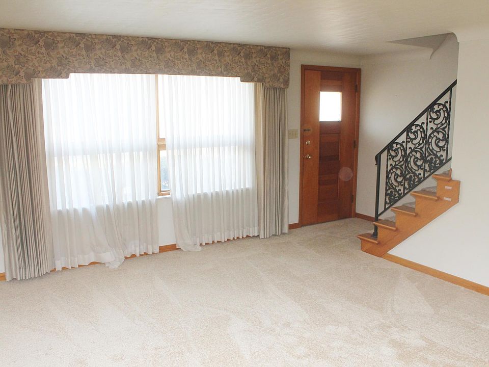 2nd image of 513 Humphrey Rd
