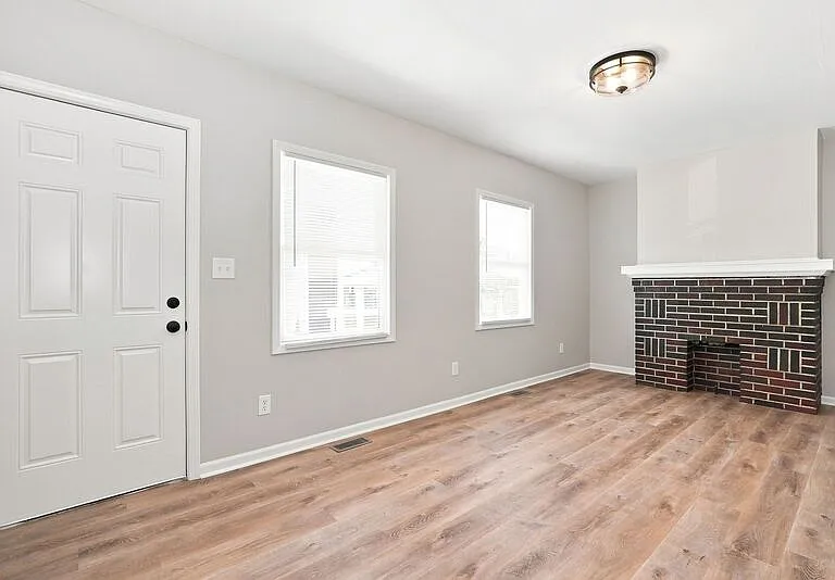 846-848 Reinhard Ave #846 — Photo 4