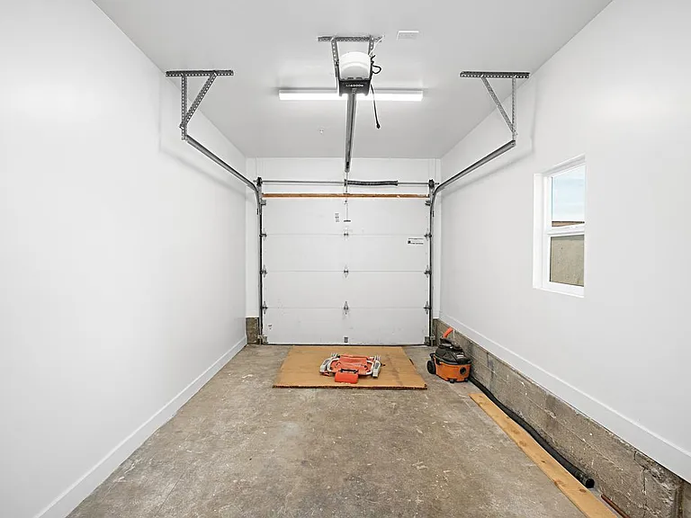 330 Ash Ave — Photo 3
