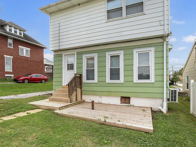 21 N Main St — Photo 17