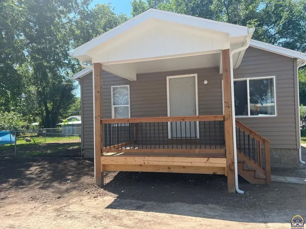 511 NE Fairchild St, Topeka, KS 66608