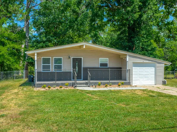 13 Stovall St, Fort Oglethorpe, GA 30742