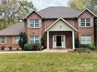 570 29th Avenue Dr NW, Hickory, NC 28601