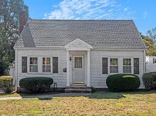 13 Sherwood Rd, Stoneham, MA 02180