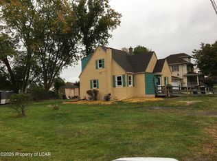 66 Park St, Dallas, PA 18612