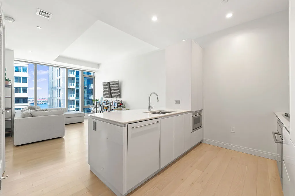 1 bed, 691 sqft, $5,650 — Photo 2