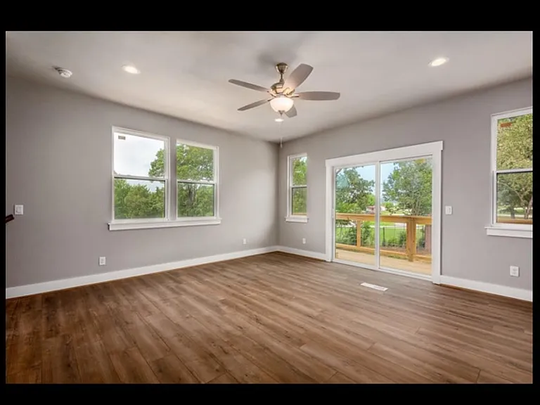 1575 S Brooks Ave — Photo 8