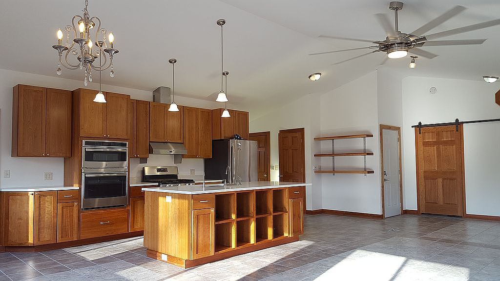 142 N East Bay Blvd Traverse City Mi 49686 Zillow - Kitchen Cabinets Traverse City Mi 142 N East Bay Blvd Traverse City Mi 49686 Zillow - Kitchen Cabinets Traverse City Mi