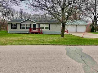 209 Hilltop Rd, Columbus Junction, IA 52738