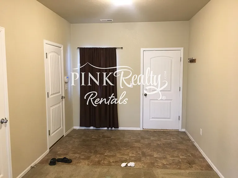 2317 Washo Cir — Photo 10