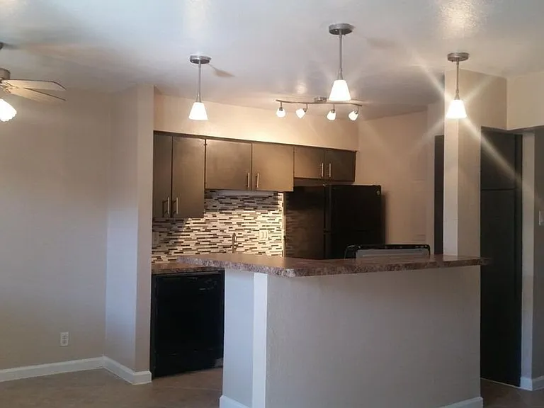 Verano at the Heights Apartments — Photo 27