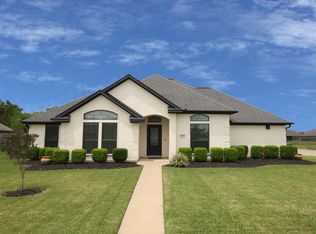 100 Jay Ct, Richwood, TX 77566
