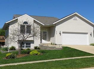 3708 Prince Dr SW, Cedar Rapids, IA 52404