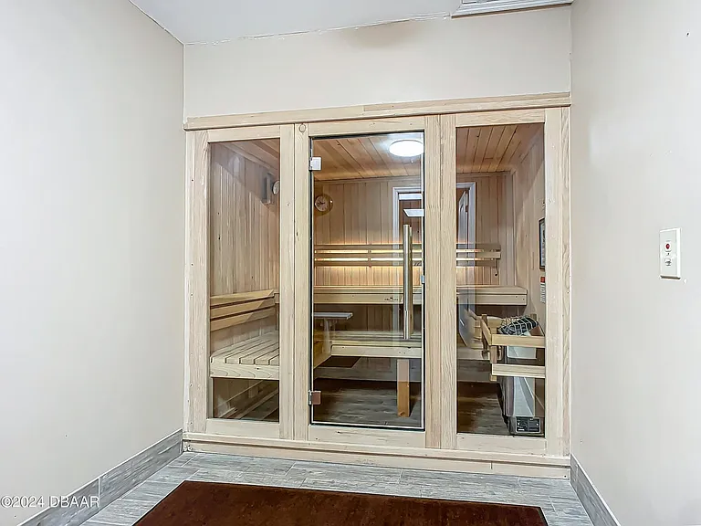 935 N Halifax Ave #402 — Photo 6